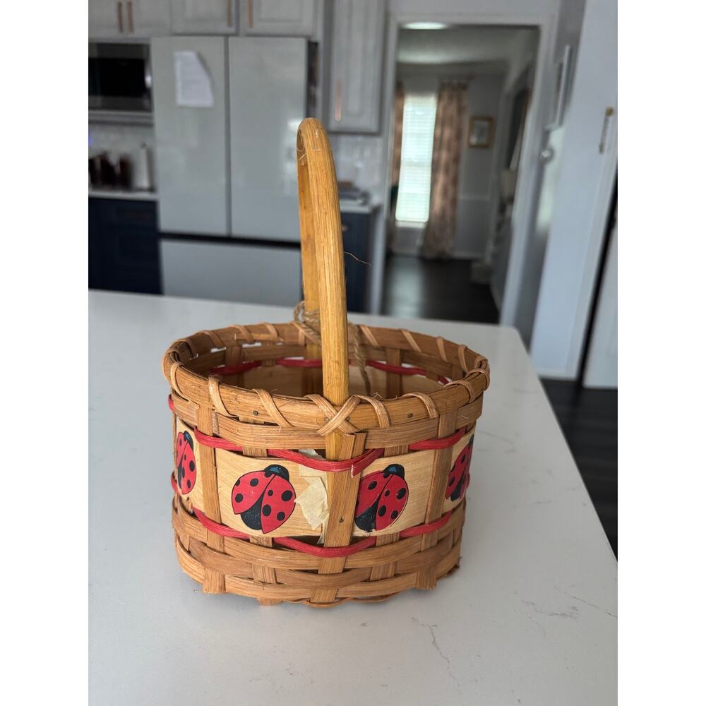 Vtg Ladybug woven wicker basket hand painted candy gifting 10in grandmacore - Picture 4 of 6